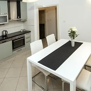 https://znjan-beach-apartments.splithotels.org